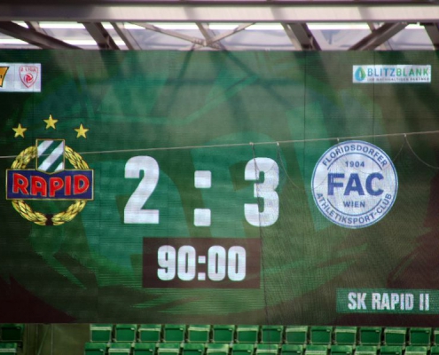 Anzeigetafel Rapid II gegen FAC, 2:3